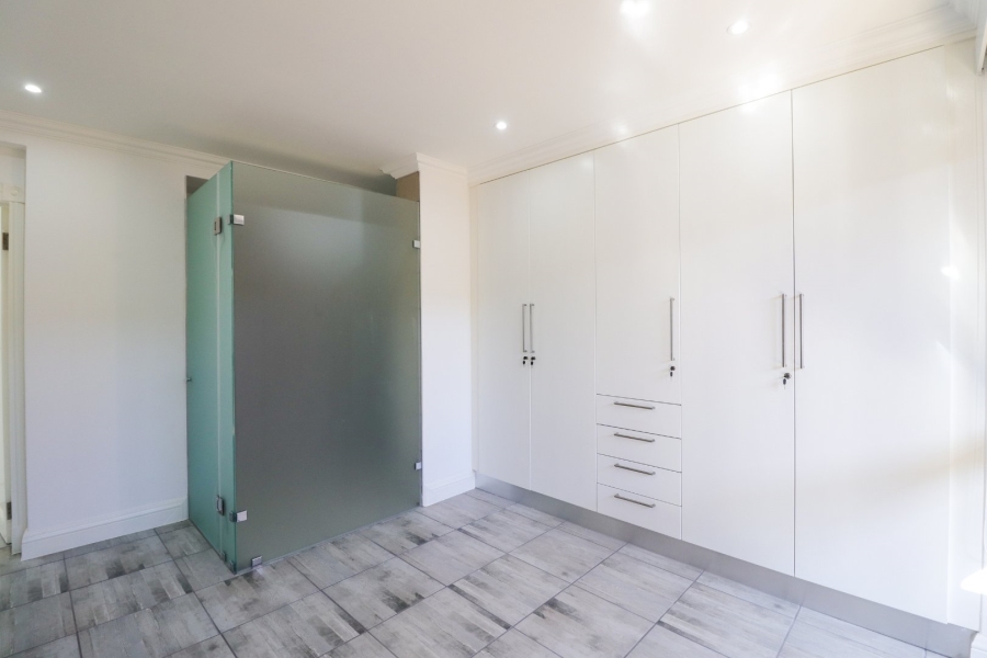 8 Bedroom Property for Sale in Reebok Western Cape